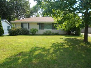 1709 N 8th St, Clinton, IA 52732