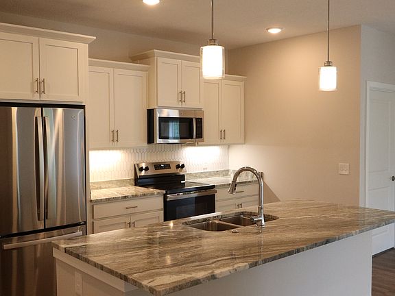 2nd image of 6575 Clearwater Ct
