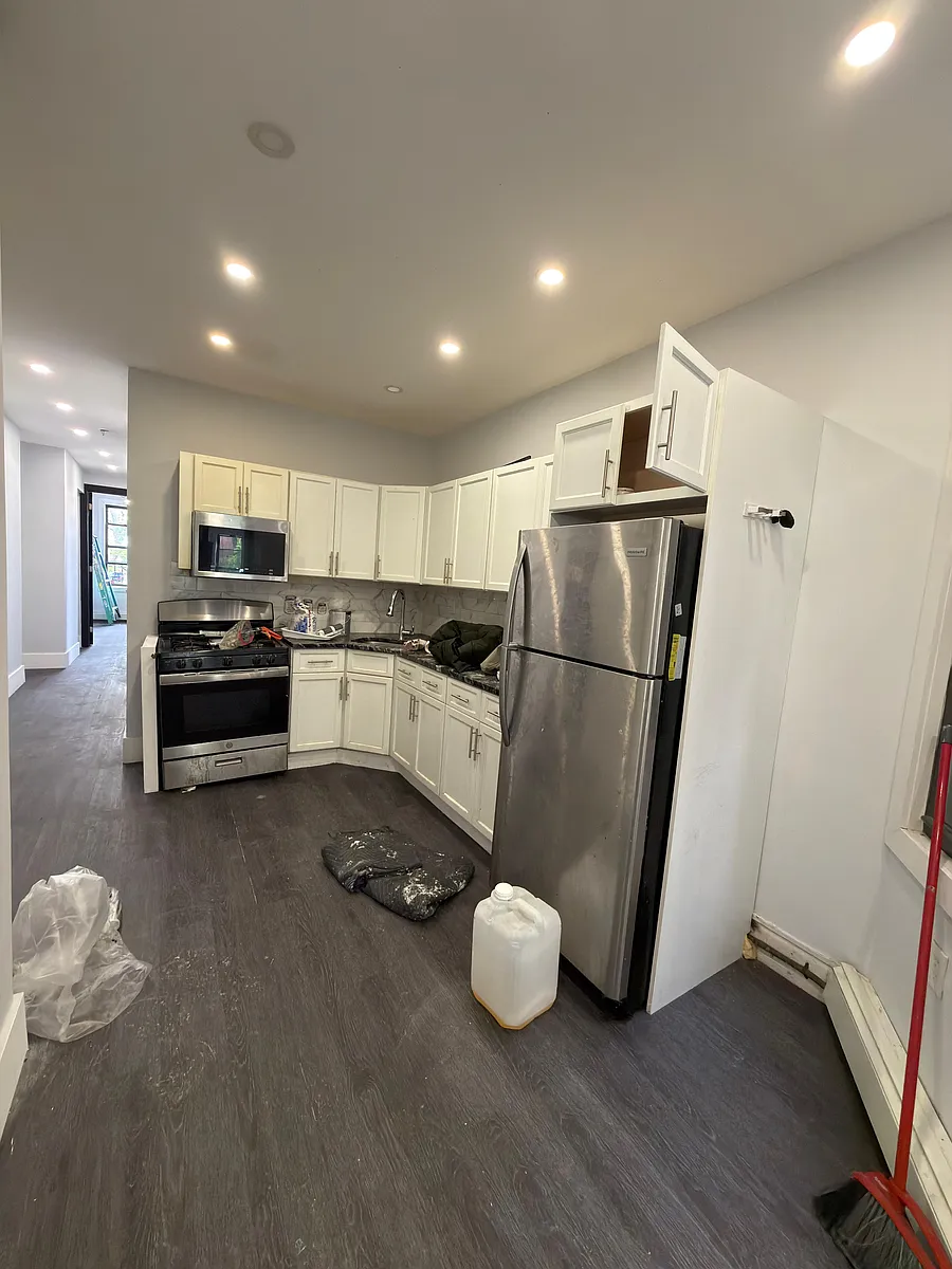 Building Photo - 181 Ocean Ave #3R