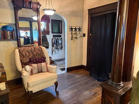 5th image of 726 Weadock Ave