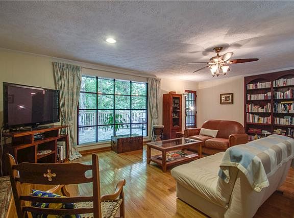 3rd image of 7382 Bridle Dr
