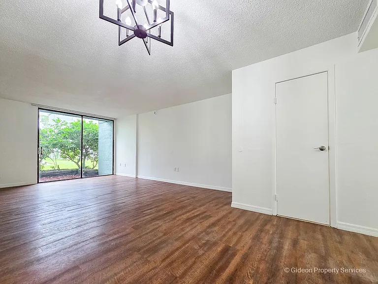 711 SW 75th St #106 — Photo 2