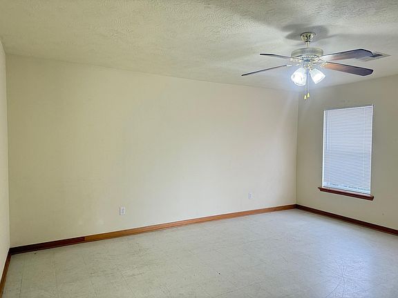 5th image of 4442 Brown St