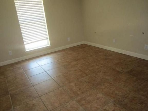 3rd image of 2114 Glen Knoll Dr
