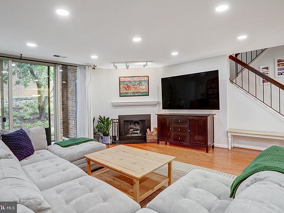 5th image of 658 15th St S APT A