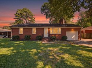 326 W McGinnis Cir, Norfolk, VA 23502