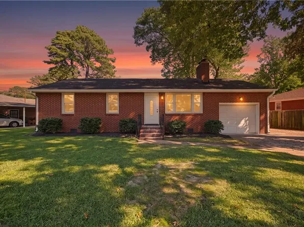 326 W McGinnis Cir, Norfolk, VA 23502
