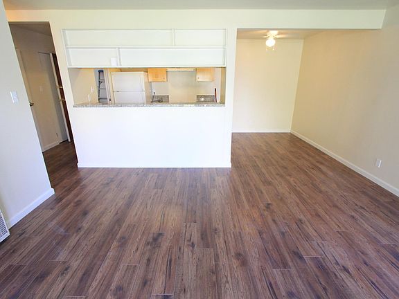 3rd image of 2157 Carlmont Dr APT 10