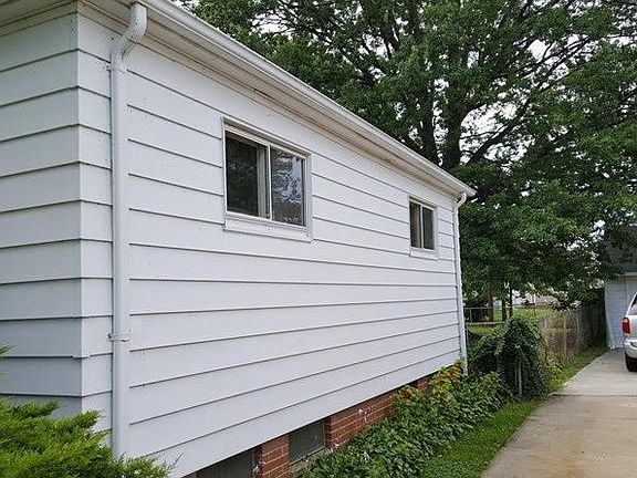 2nd image of 708 E 315th St