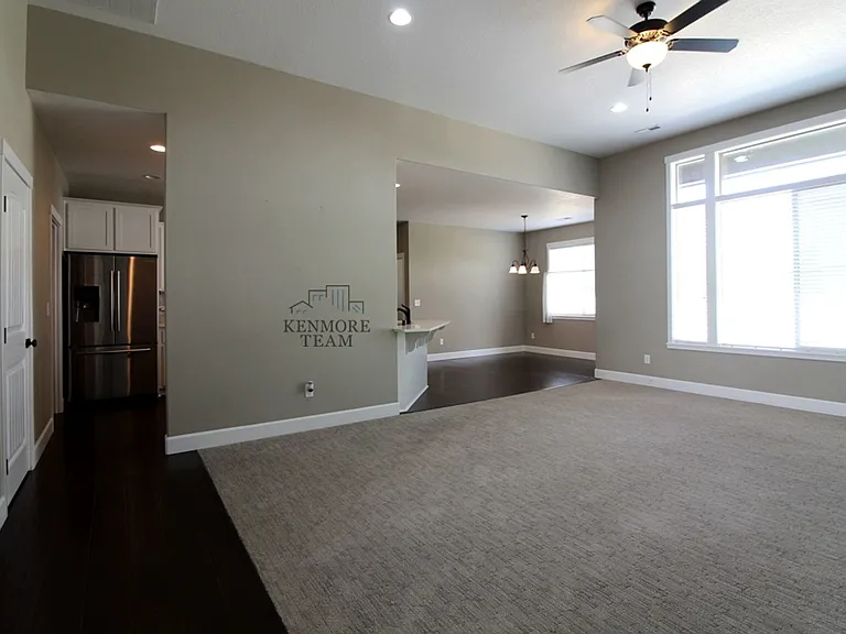 2800 Copperbutte St — Photo 2