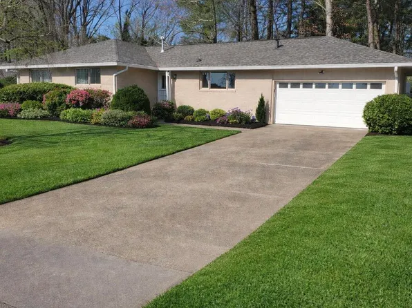 1339 Woodmore Ln, Chattanooga, TN 37411