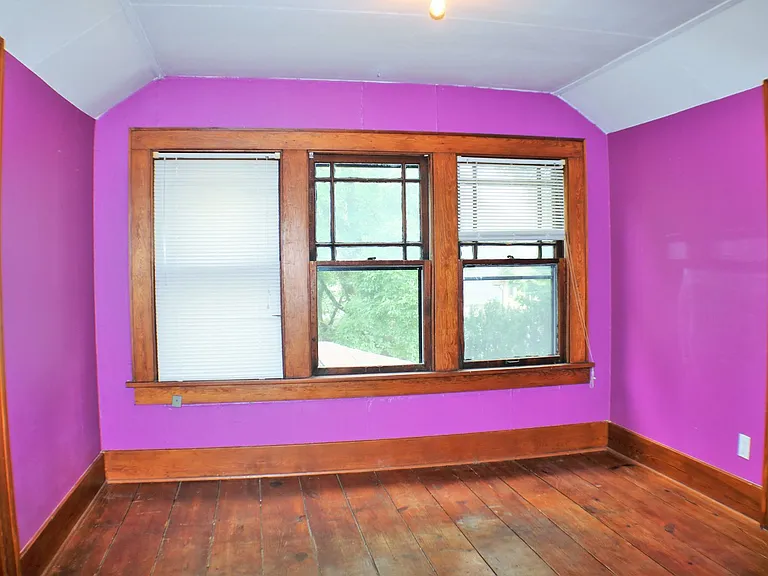 608 Ronalds St — Photo 15
