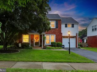 1518 Chatham Rd, Camp Hill, PA 17011