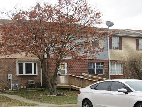 3rd image of 637 Glynlee Ct