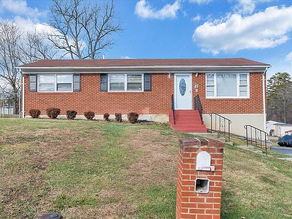 2nd image of 2074 Fairhope Rd NW
