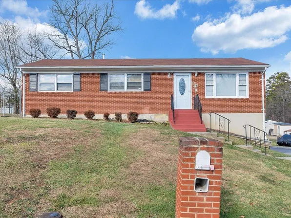 2074 Fairhope Rd NW, Roanoke, VA 24017