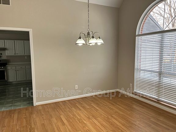4th image of 599 Briar Run Ct