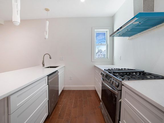 3rd image of 49 Walker St #49