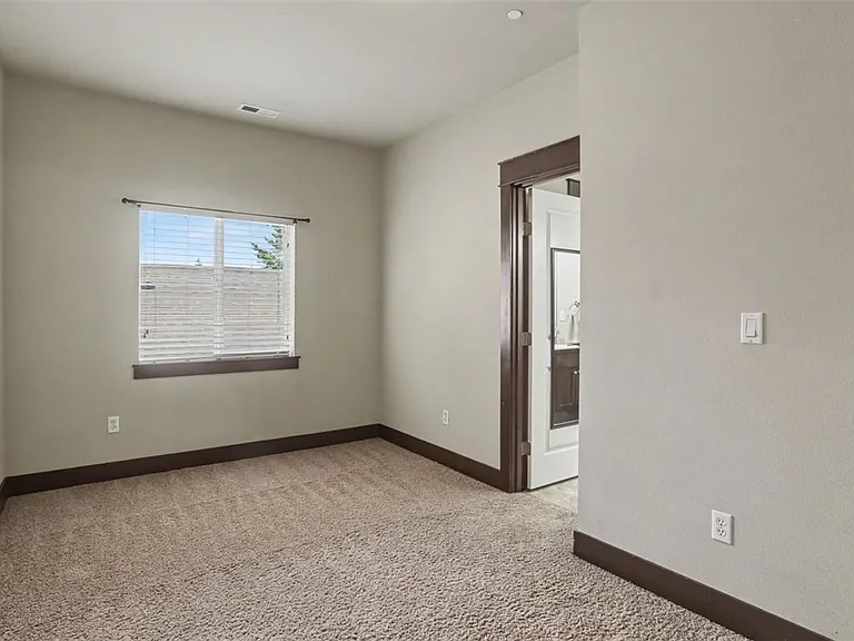 1357 Elma Pl NE — Photo 21