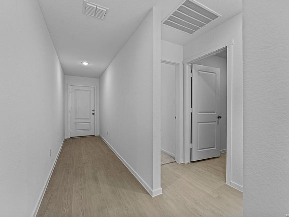 5th image of 111 Ellendale Place