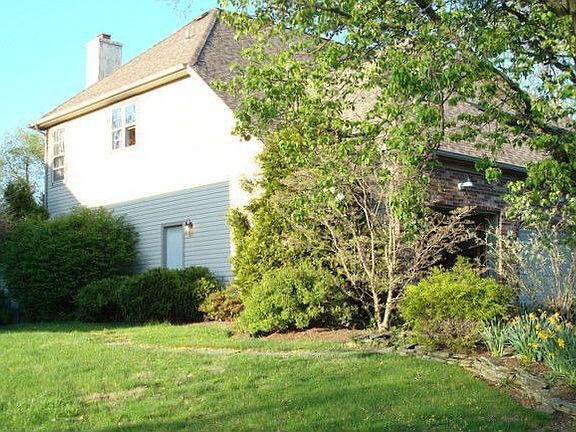 4th image of 15 Lenape Ln