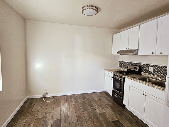 3rd image of 4276 1/2 Van Dyke Ave