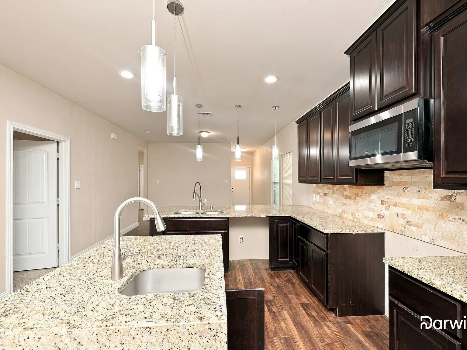 4 bed, 2.0 bath, 1866 sqft, $2,075 — Photo 4