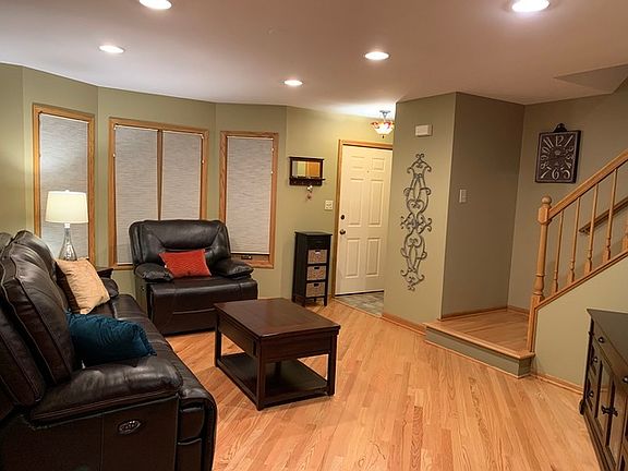5th image of 10449 S Kedzie Ave #D