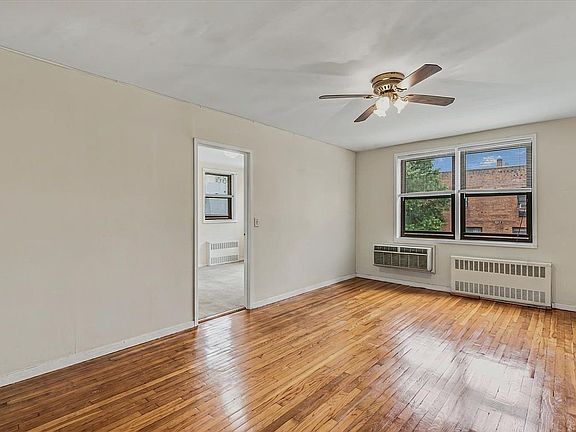 5th image of 14330 Roosevelt Ave APT 3L