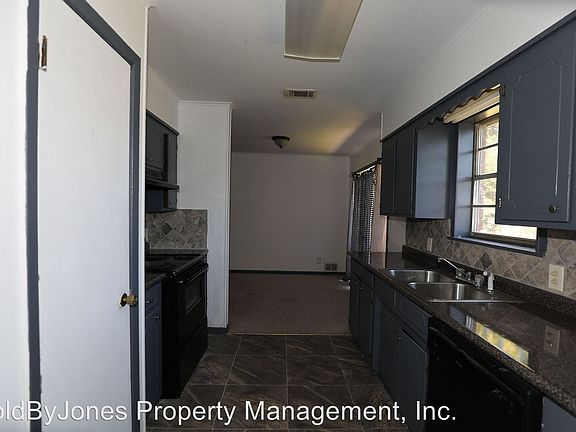 3rd image of 4019 Andrea St
