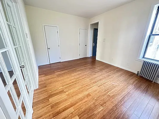 Rented by Bouklis Group | media 8