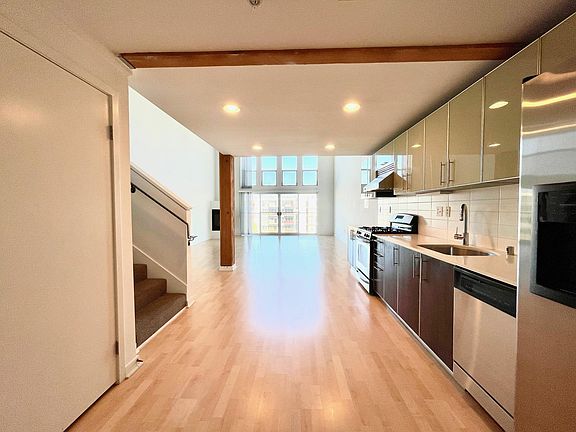 2nd image of 4215 Glencoe Ave Suite 430
