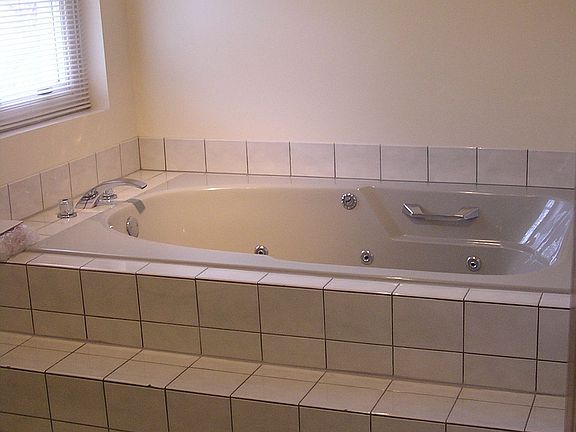 whirlpool tub for all