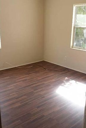 4th image of 3720 20th Ave S