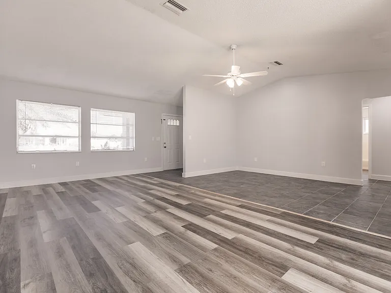 11065 Waterford Ave — Photo 20