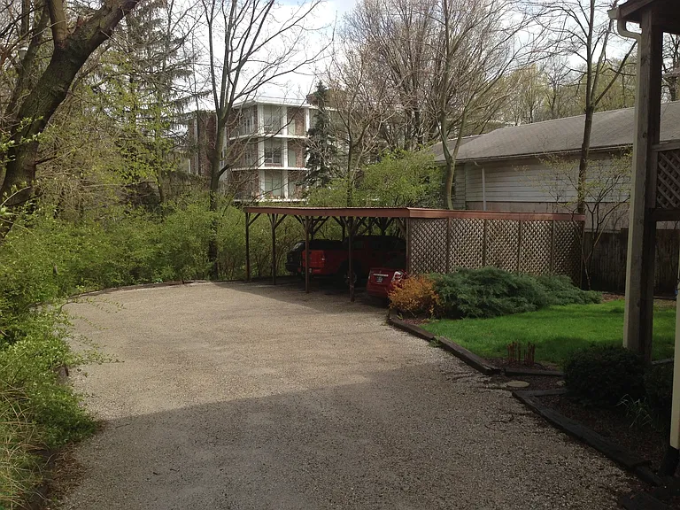 301 S 9th St — Photo 2