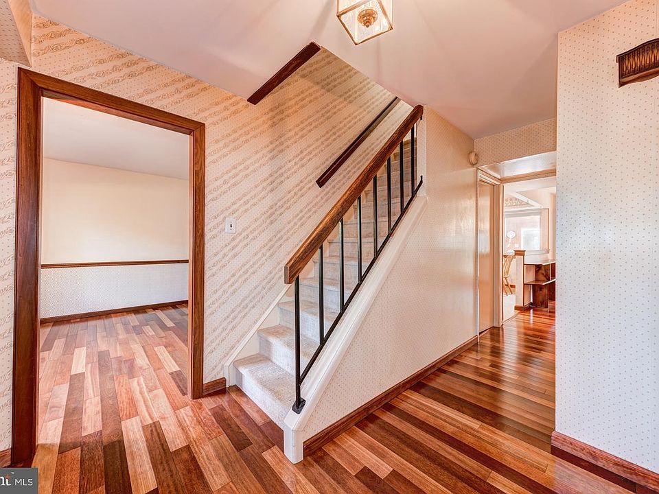 582 Village Cir, Blue Bell, PA 19422 Zillow