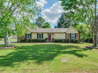 104 General Featherstone Dr, Smyrna, TN 37167