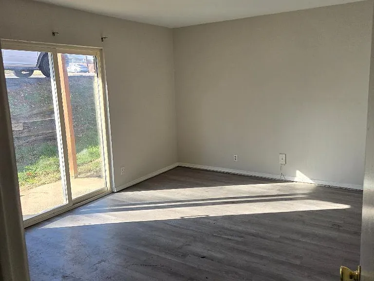 3041 Telegraph Rd — Photo 2