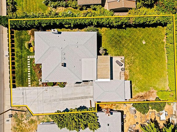 4th image of 4705 Tieton Dr