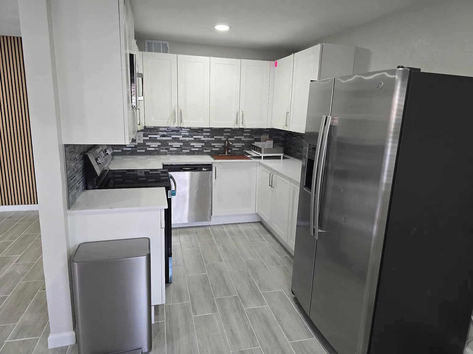 411 N Halifax Ave — Photo 4