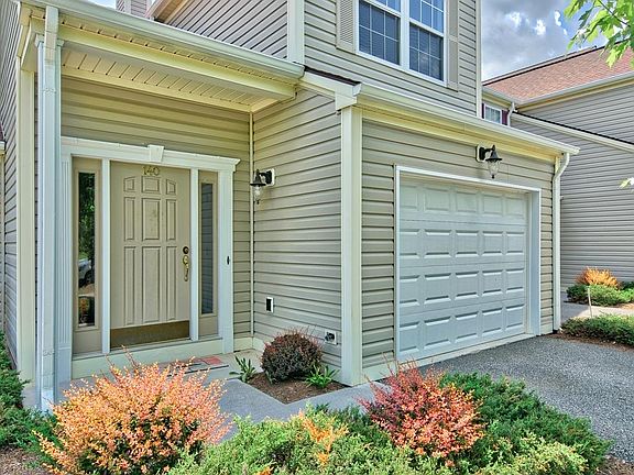 5th image of 140 Kitty Ln