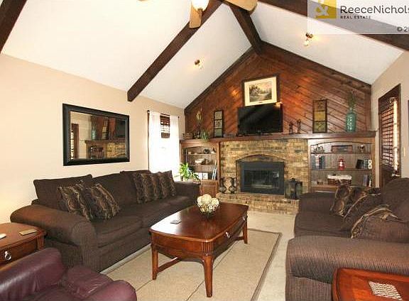 3rd image of 515 SE Bayberry Ln