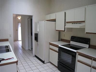 3rd image of 27 Club House Dr