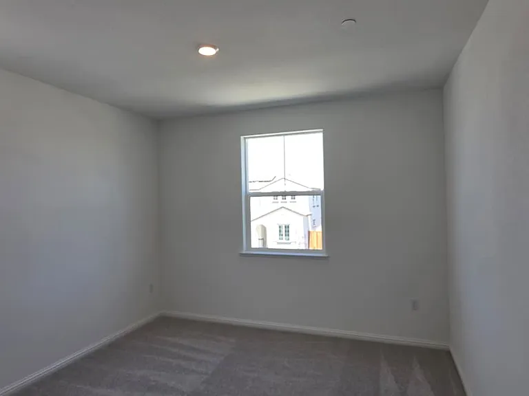 1572 Halo Pl — Photo 7