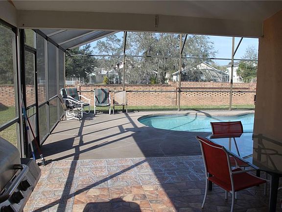4th image of 2908 Dickens Cir