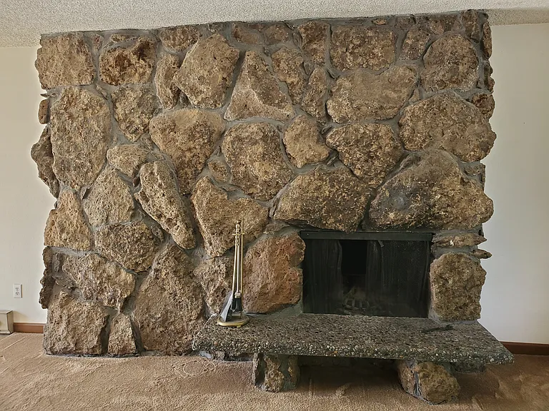 823 N Sargent Rd — Photo 15