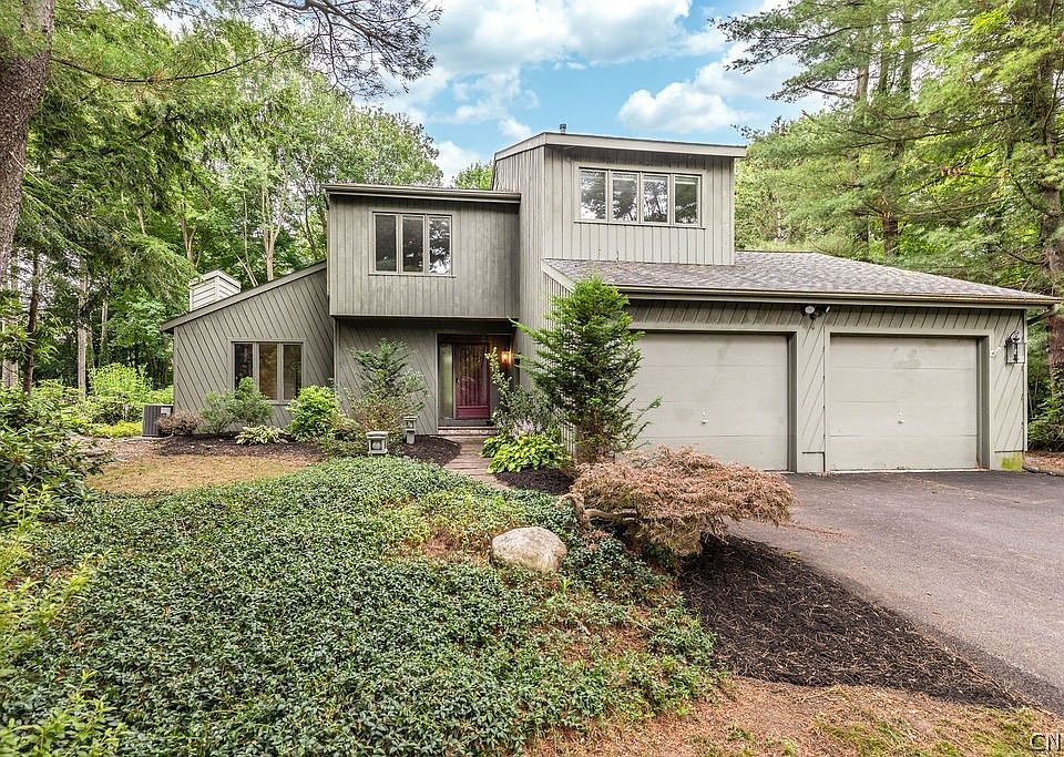 1st image of 3161 Hidden Lake Dr