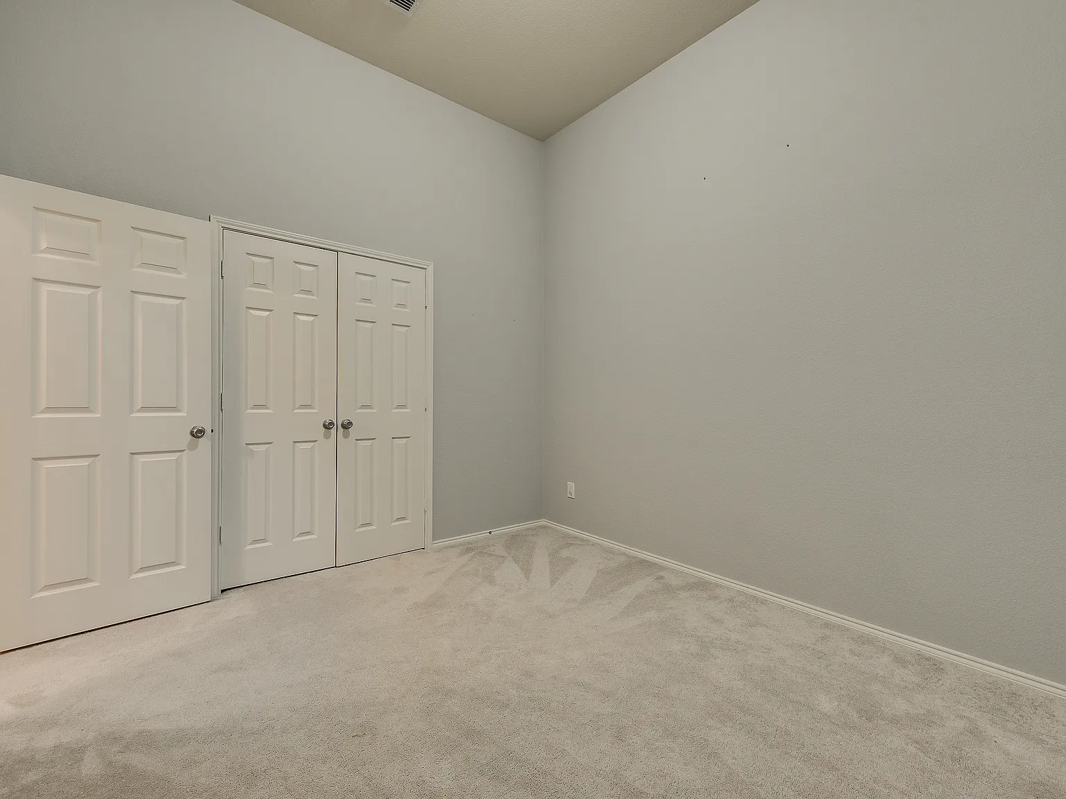 3 bed, 1716 sqft, $2,450 — Photo 4