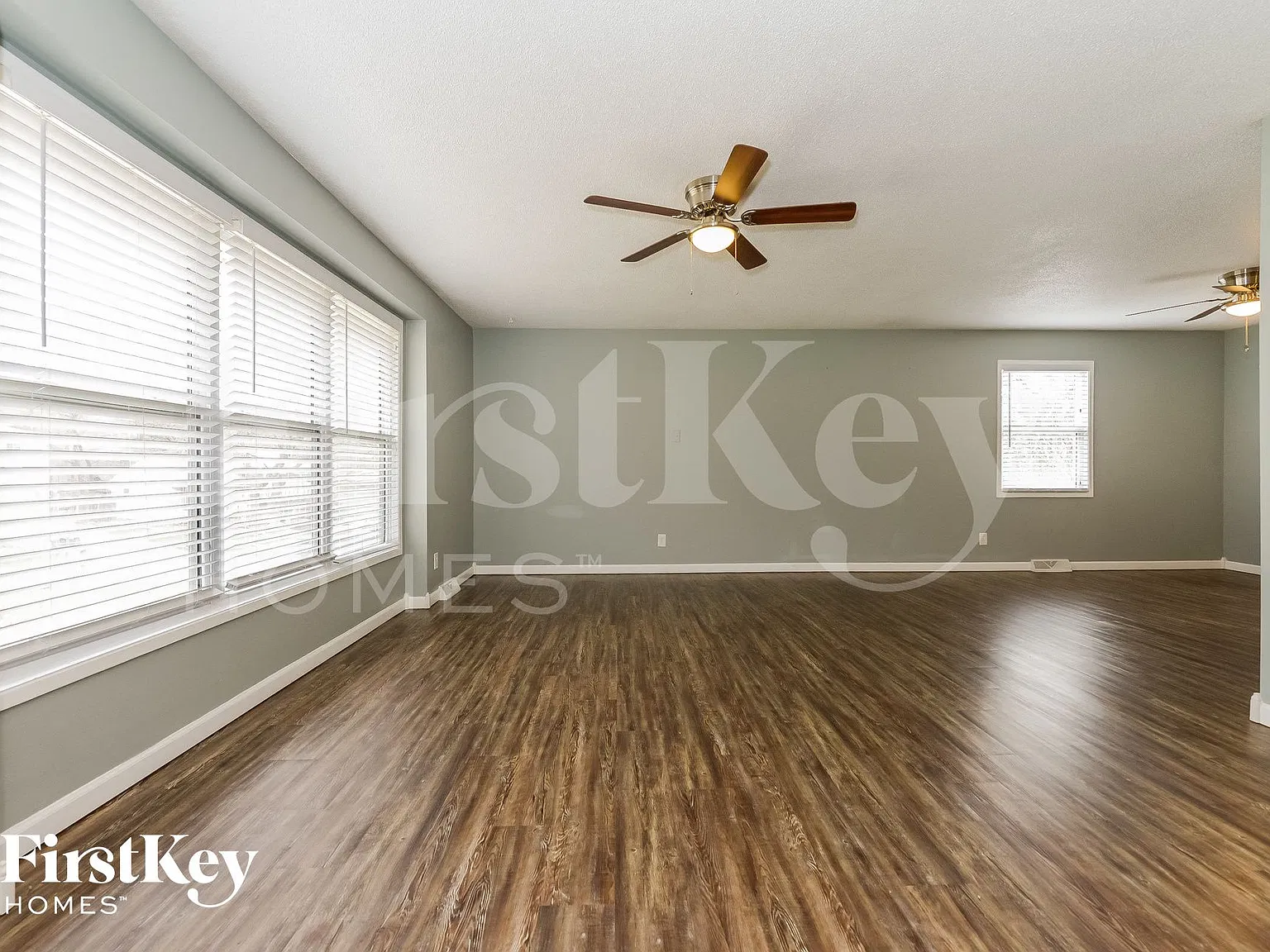 3 bed, 2.5 bath, 2028 sqft, $2,450 — Photo 3